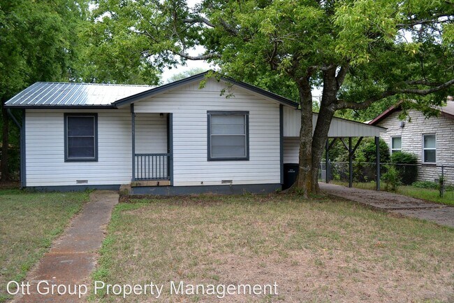 Building Photo - 2 br, 1 bath House - 915 Morris Dr.