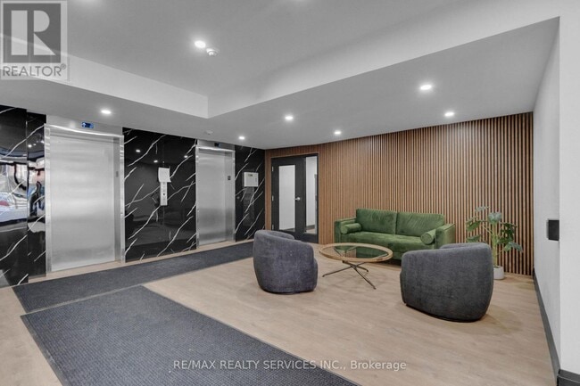 Photo du bâtiment - 223 Jackson St W