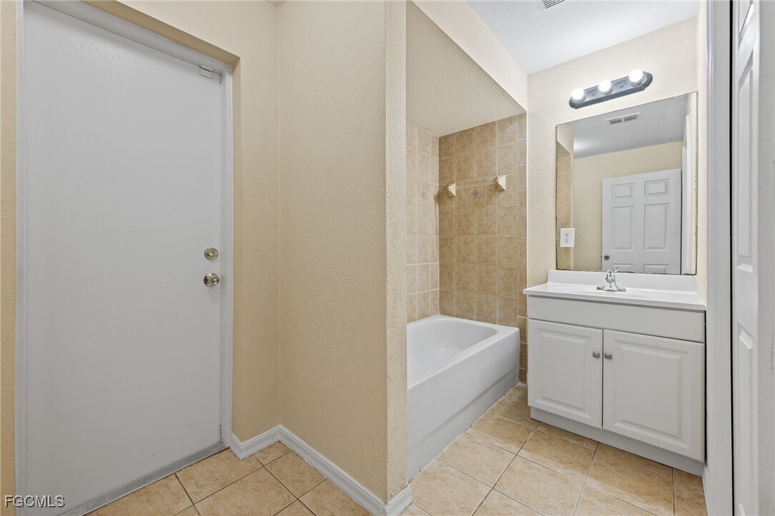 Foto principal - 3733 16th St W