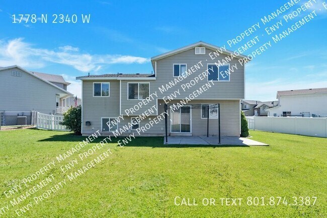 Foto del edificio - Absolutely STUNNING 5 Bed - 3 Bath Home - ...