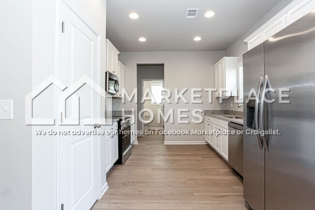 Foto del edificio - 240 W L Miller Dr