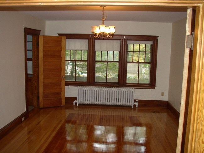 Comedor - 3 Bacon Pl