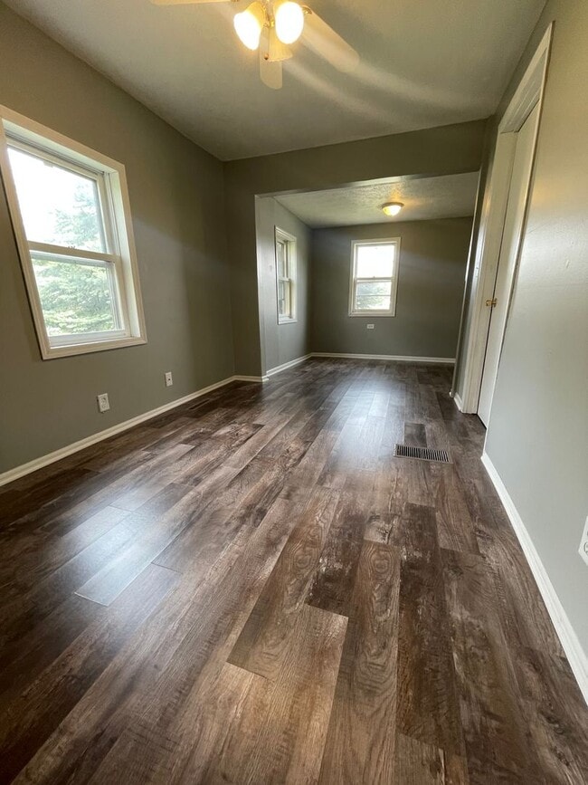 Building Photo - 2532 S 18th St Council Bluffs, IA 51501