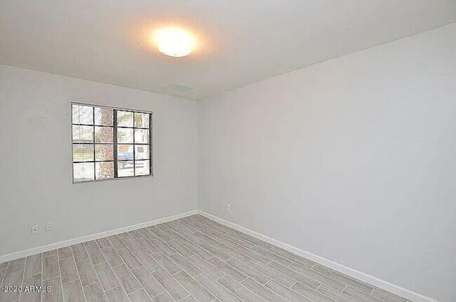 Foto del edificio - 6431 E Sandra Terrace