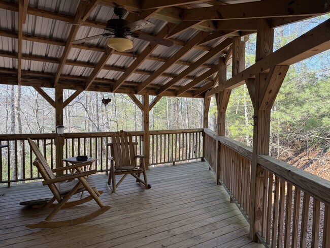 Foto del edificio - 241 Owl Roost Trail