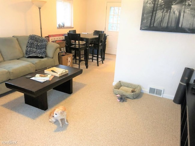 Building Photo - 2 br, 1 bath Townhome - 444 Jacobson Dr
