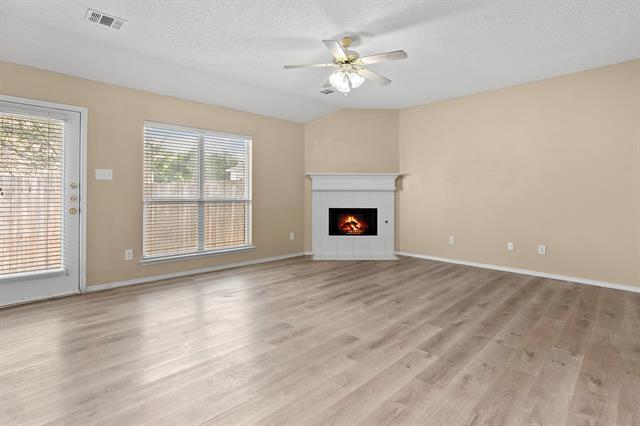 Foto del edificio - 1418 Deville Cir