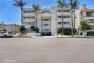 Building Photo - 5219 Newcastle Ave