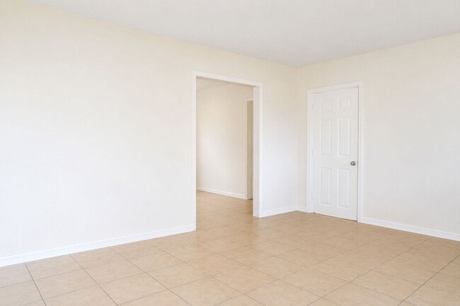 Building Photo - Coming Soon! 3 Bedroom, 1 Bathroom Home for Rent in Apollo Beach!