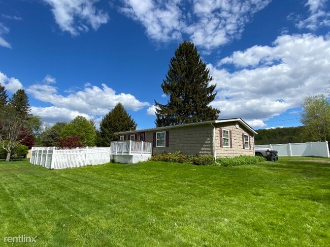 Building Photo - 3 br, 2 bath House - 10 Little League Rd