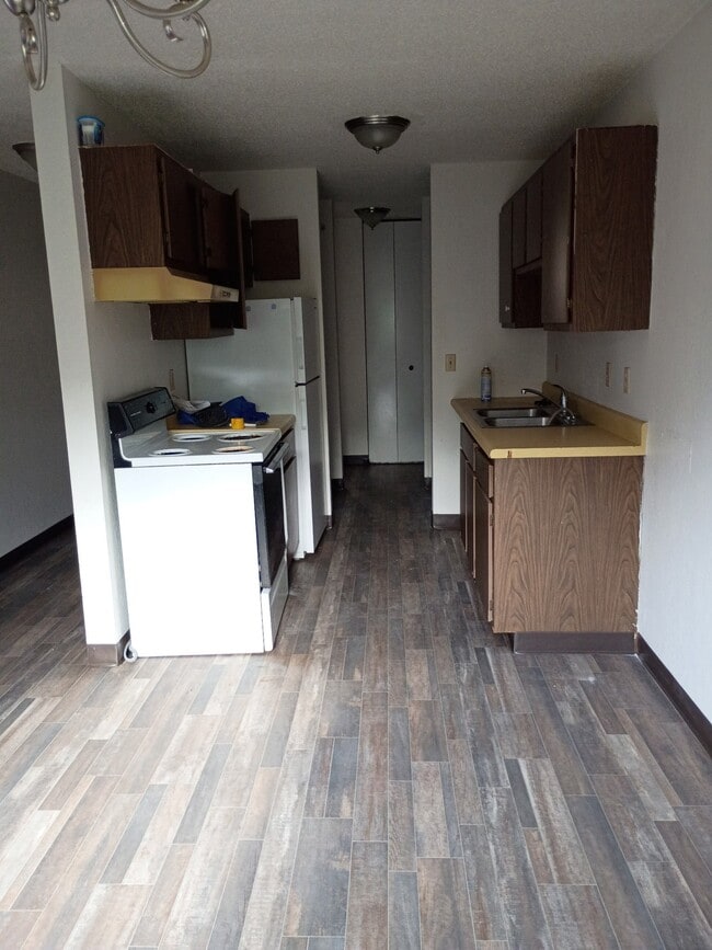 Building Photo - 207 9th Ave