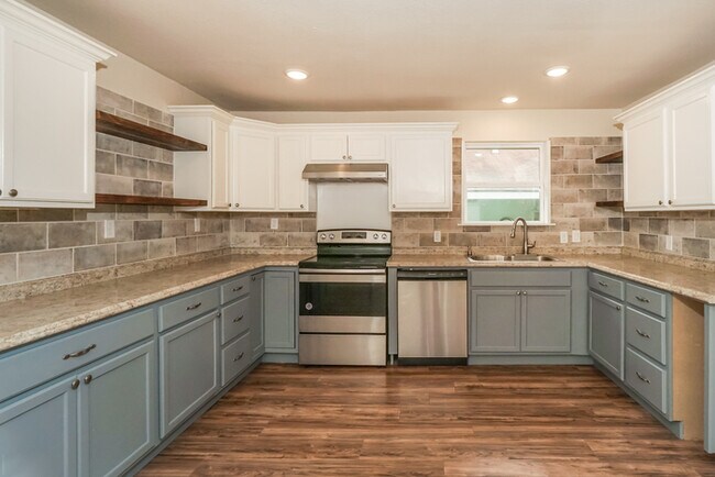Foto del edificio - 931 W Hutchins Pl