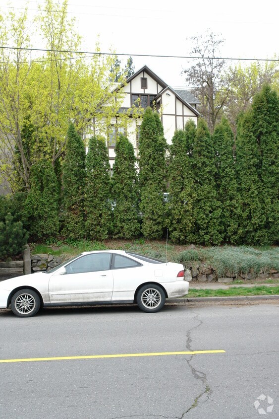 Building Photo - 2117 W Riverside Ave