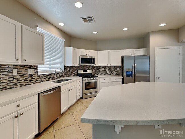 Building Photo - 6651 Upland Heights Avenue Las Vegas NV