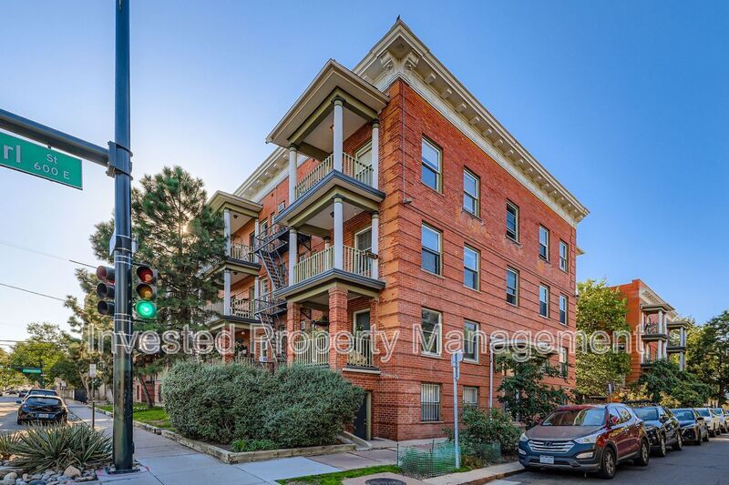 Photo - 1376 Pearl St