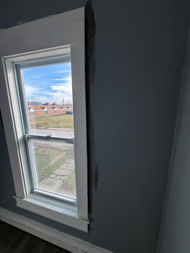 Foto del edificio - 316 W 10th St