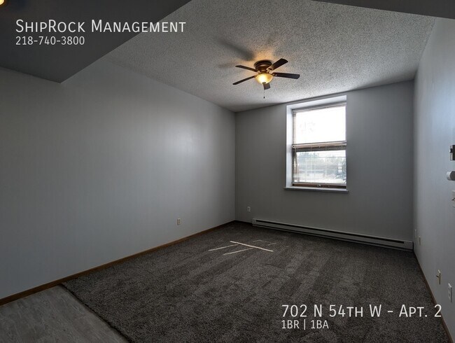 Foto del edificio - 702 N 54th Ave W