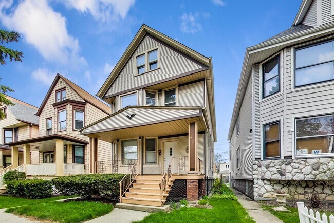 Building Photo - 4131 W Henderson St