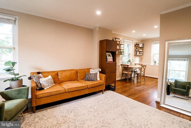 Building Photo - 3620 S Taylor St