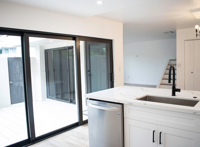 Foto del edificio - 4706 SW 67th Ave
