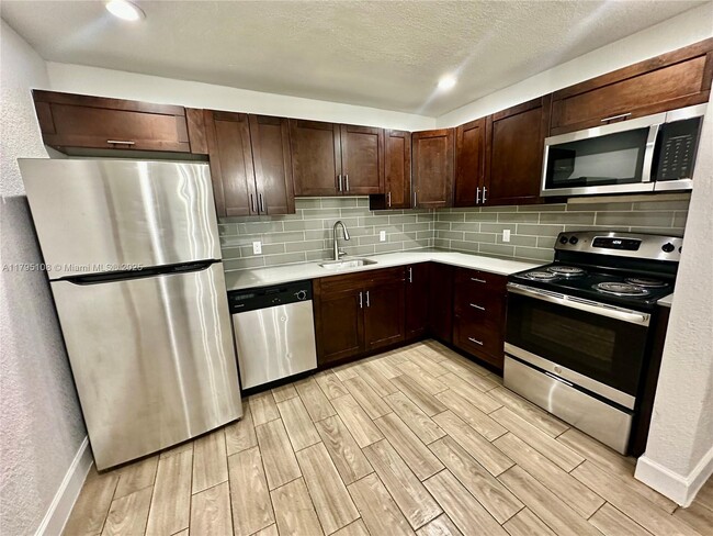 Foto del edificio - 2273 NW 65th St