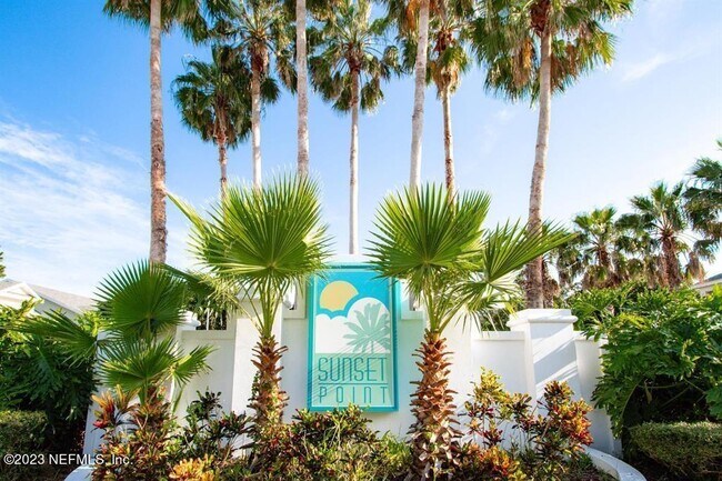 Building Photo - 207 Sunset Point