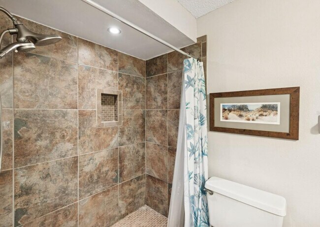 Foto del edificio - 2639 Woodgate Ln