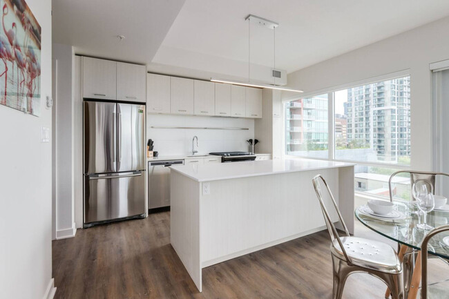 Building Photo - 202-214 14 Ave SW