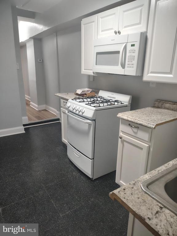 Foto del edificio - 1114 N Bond St