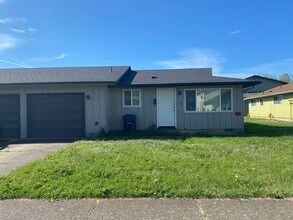 Building Photo - 121-123 U St