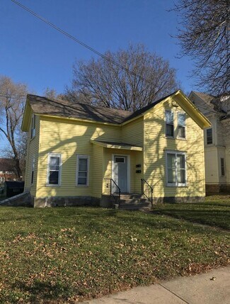 Building Photo - 318 E Walnut St