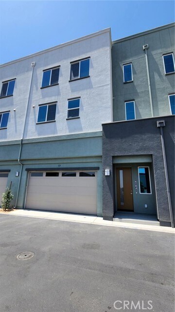 Building Photo - 16357 Main St