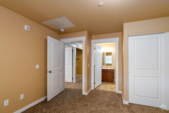 2BR, 2BA - 1040SF - Bedroom - Basalt Ridge Apartments
