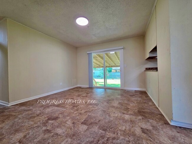 Foto del edificio - 327 Larkwood Dr SW