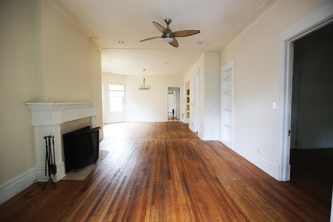 Living Dining Combo - 1239 W Winnemac Ave