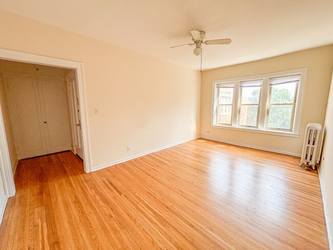 Building Photo - 1324 W Estes Ave