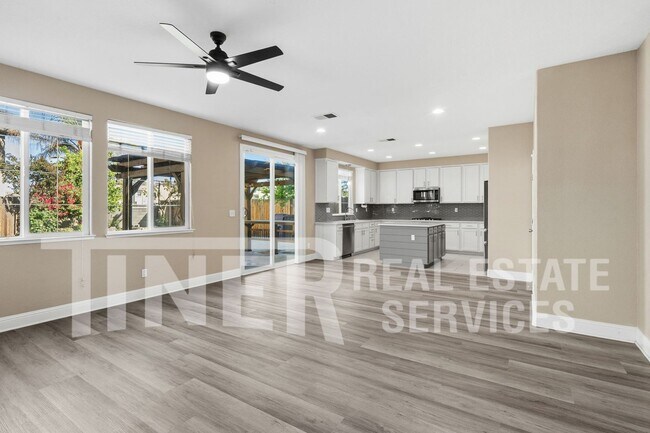 Foto del edificio - 5444 Noyack Way