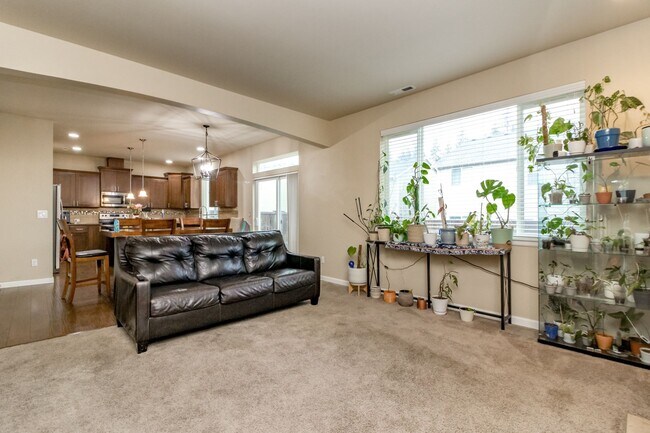 Foto del edificio - Beautiful Home in Highly Sought After Yelm...