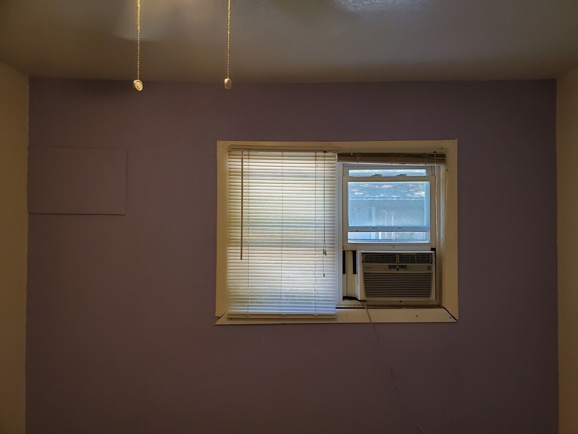 Foto principal - 2517 19th Ave W