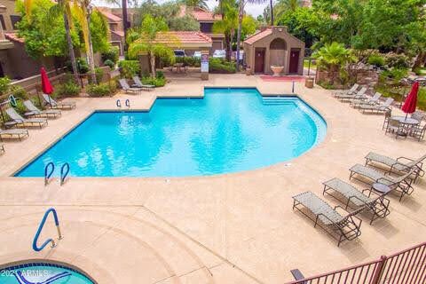 Foto del edificio - 5122 E Shea Blvd