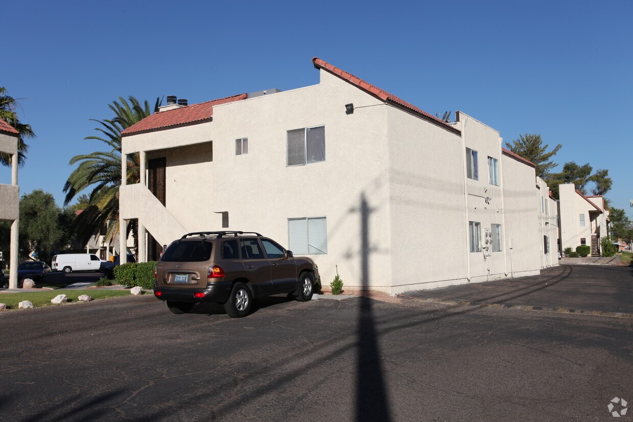 Newport Cove Apartments in Las Vegas, NV