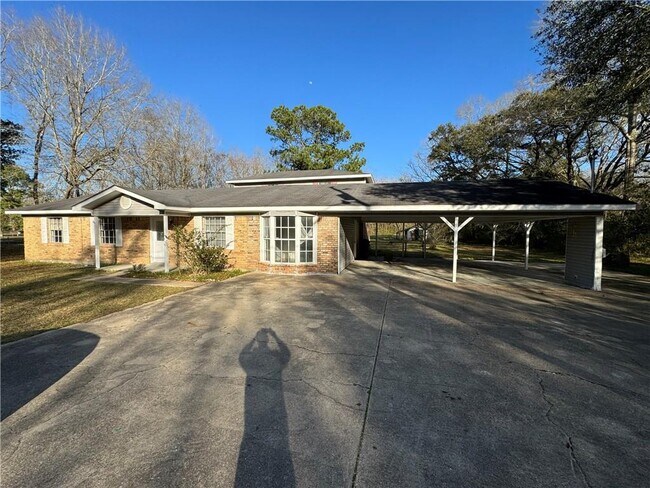 Foto del edificio - 7445 Bowers Ln