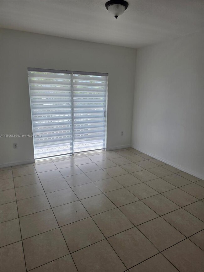 Foto del edificio - 11060 SW 196th St