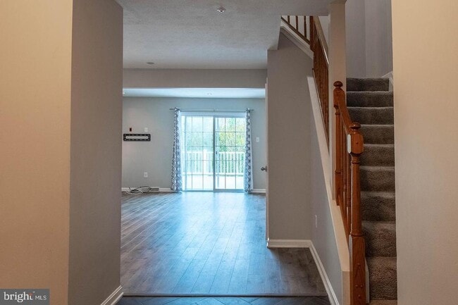 Building Photo - 5620 Queen Anne Ct