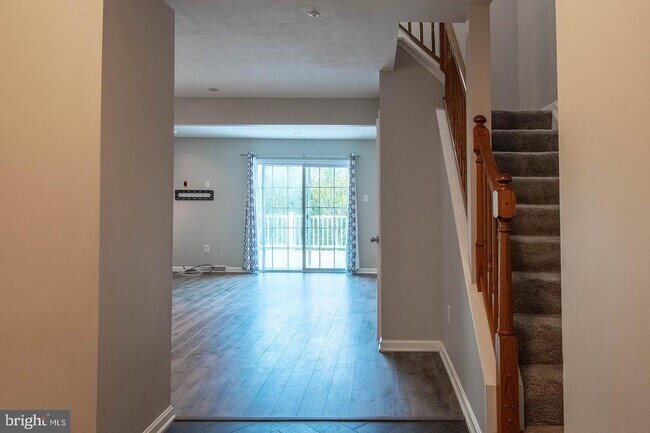 Foto del edificio - 5620 Queen Anne Ct