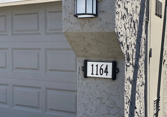 Foto del edificio - CAMPBELL - Spacious townhome with central ...