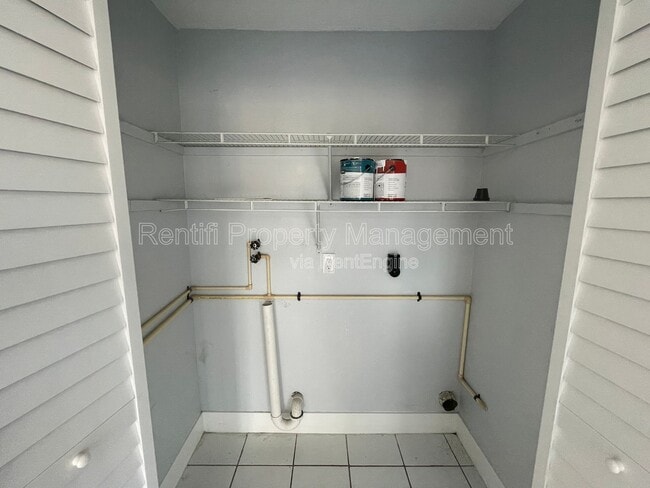 Building Photo - 717 SE 9th St