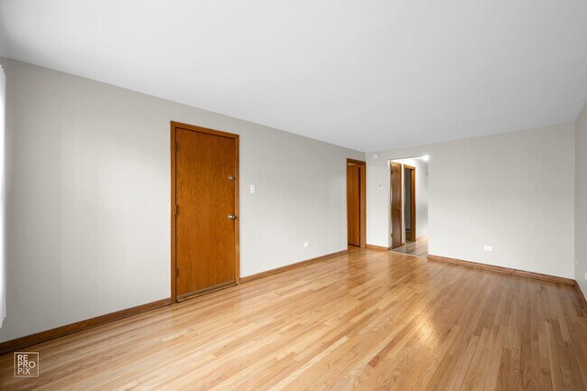 Building Photo - 5645 W 63rd Pl