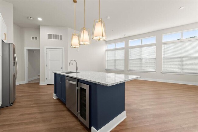Foto del edificio - 2648 Sandy Plains Rd
