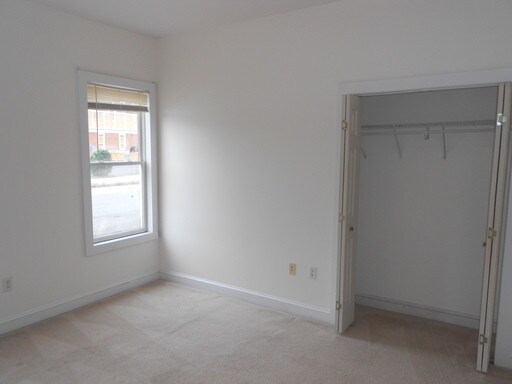 Foto del edificio - 3100 E Marshall St